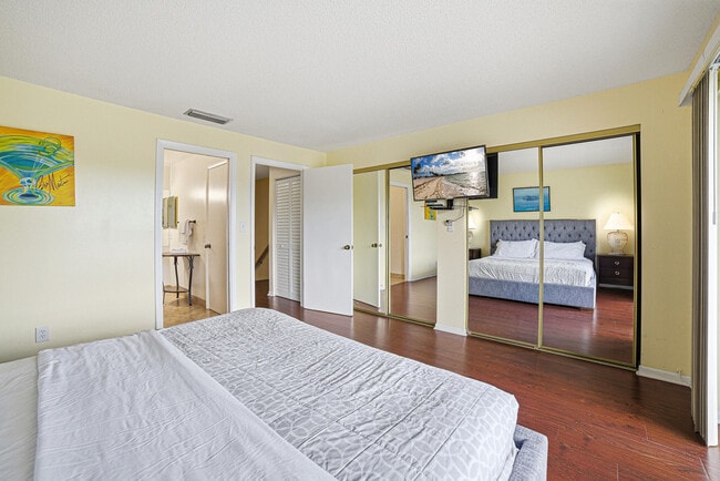 Foto del edificio - 105 Deer Creek Rd