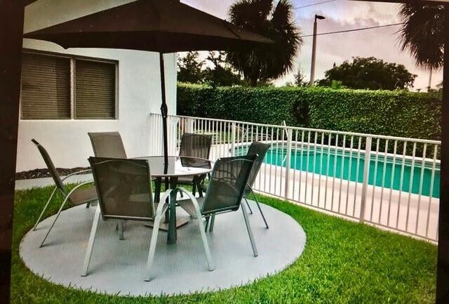 Foto del edificio - 2050 NE 39th St