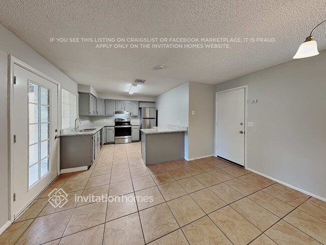 Foto del edificio - 5552 W Carol Ave