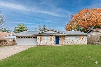 Building Photo - 1205 Navaho St