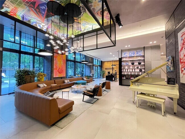 Foto del edificio - 121 NE 34th St