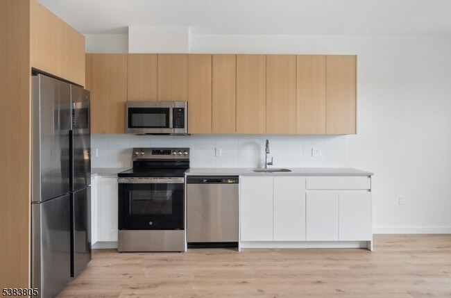 Building Photo - 431 Dr Martin Luther King Jr Blvd