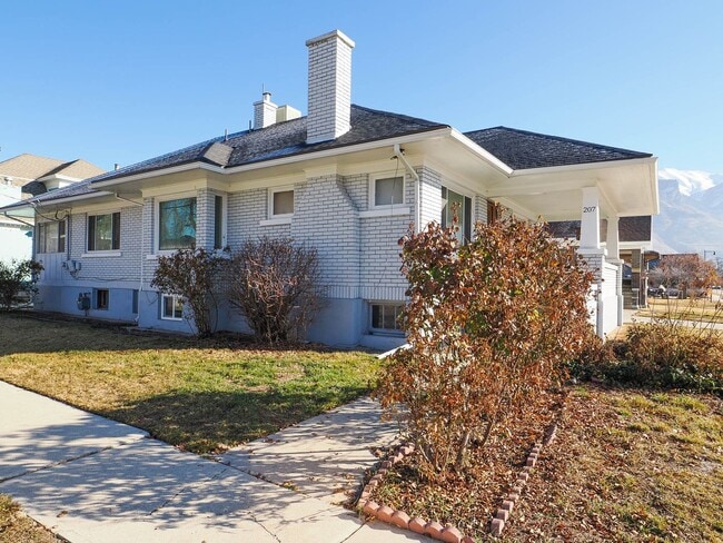 Building Photo - Beautiful Home located in the heart of Provo
