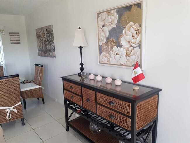 Foto del edificio - 4014 Cornwall Dr