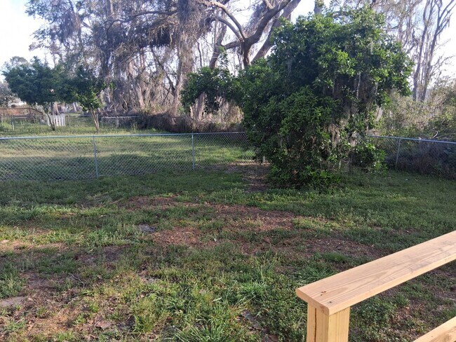Building Photo - 3 Bedroom/2 Bath home in Lake Park