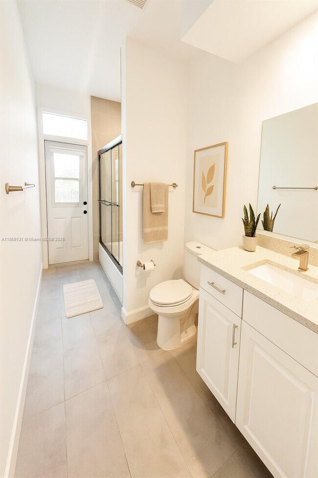 Building Photo - 2791 Oakbrook Manor