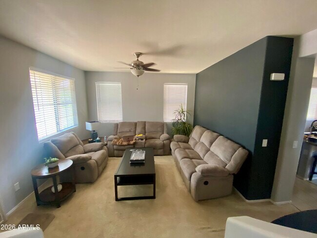 Foto del edificio - 11906 N 154th Ln