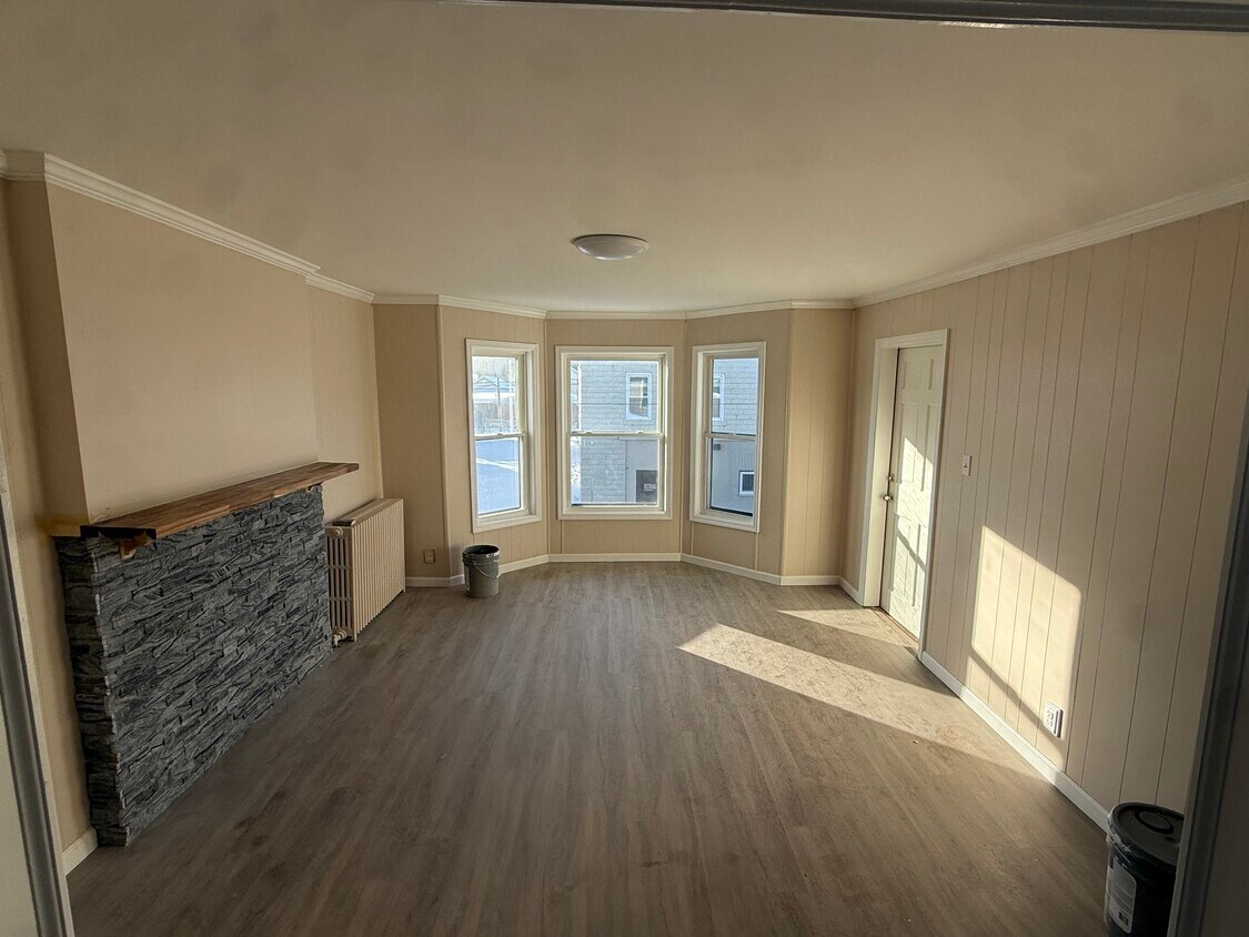 Foto del edificio - 2430 3rd Ave