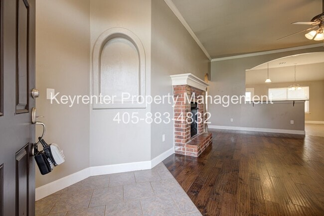 Building Photo - Spacious 4-Bedroom Home with Modern Upgrades & Prime Location