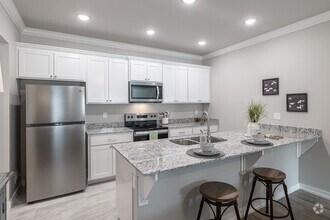 1BR, 1BA - 696SF - Kitchen - The Hudson at Central Landing