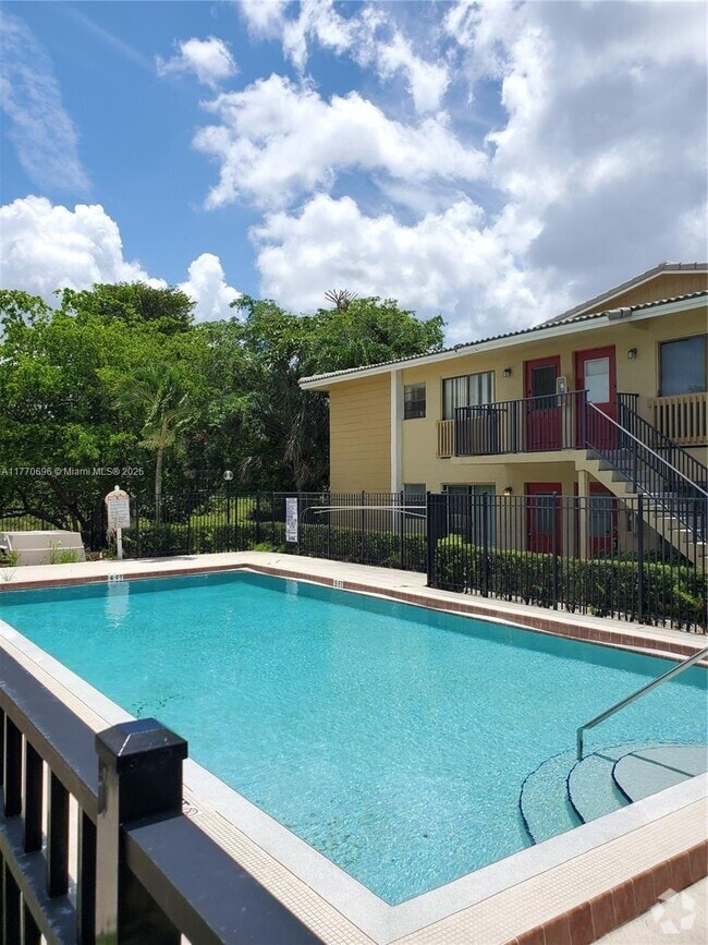 Building Photo - 2661 Riverside Dr