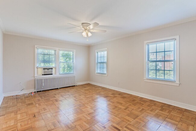 Building Photo - Spacious 1 Bedroom in Northwest DC!