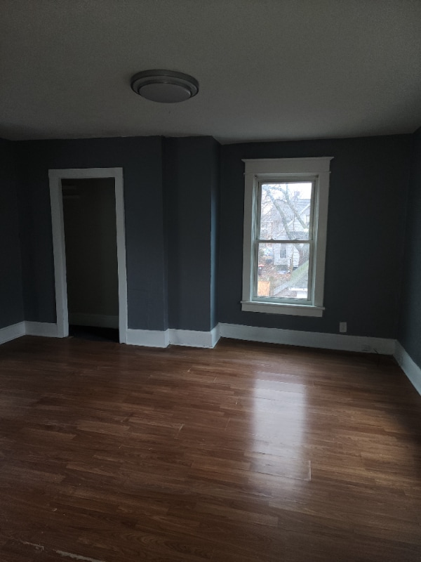 Building Photo - 118 E Archer Ave