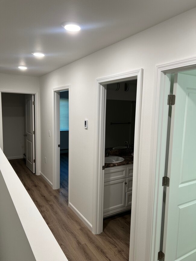 hallway upstairs - 2652 Stryker Lp