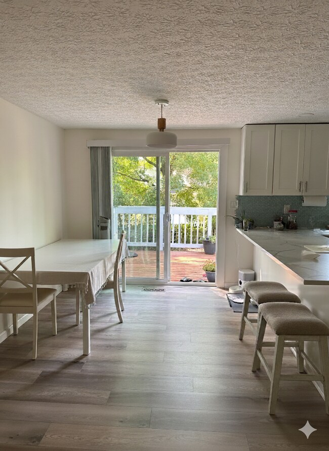 Foto del edificio - 2515 Sawmill Forest Ave
