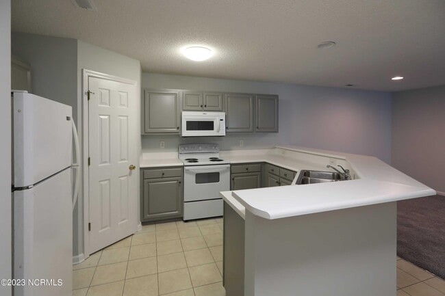 Building Photo - 5006 Hunters Trail