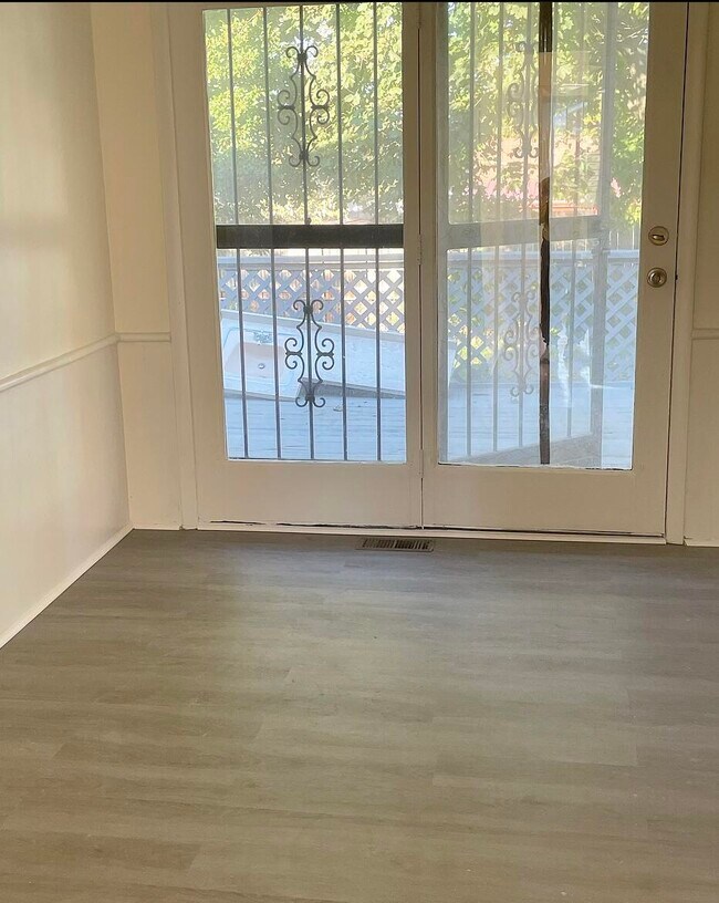 Foto del edificio - 1653 Brittany Ln