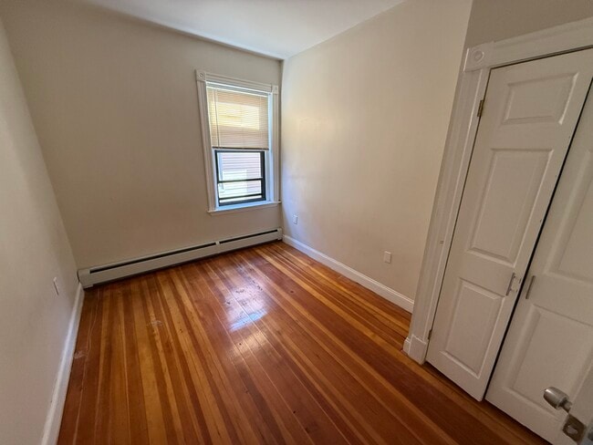 Building Photo - 428 Chelsea St