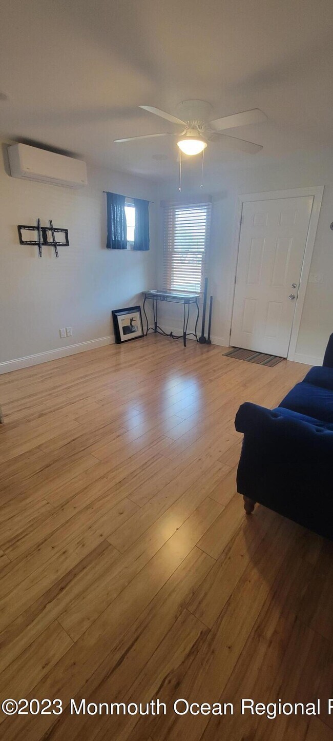 Foto del edificio - 7 West End Ct