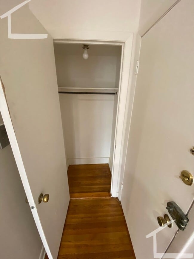 Building Photo - Affordable Apt in Perfect Location Near EVEYTHING.  Heart of Allston Village.  Ht/HW Included