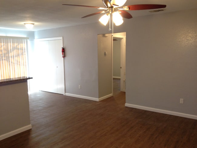 Building Photo - 4904 Merritt Dr