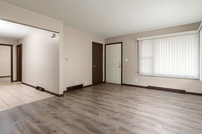Foto del edificio - 3220/3222 Darwood Drive