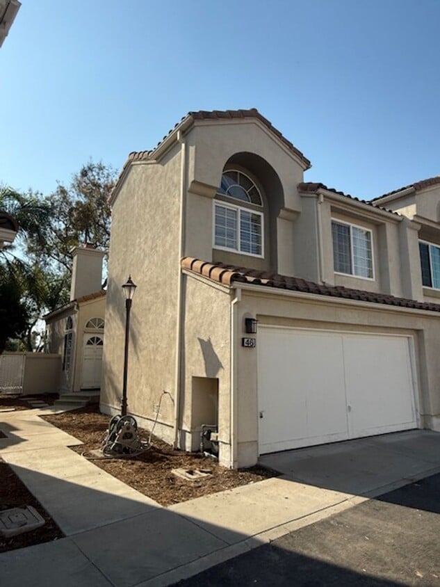 Primary Photo - Conveniently located home in Irvine