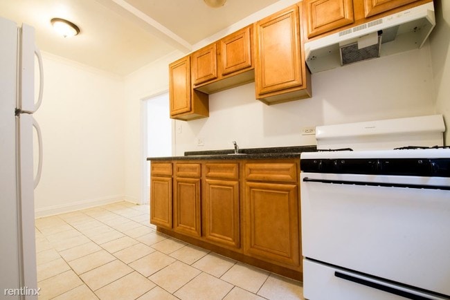 Building Photo - 3 br, 1 bath Apartment - 8109 S Ashland Ave