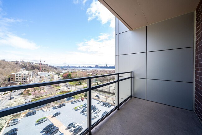 Foto del edificio - 1215 Hudson Park