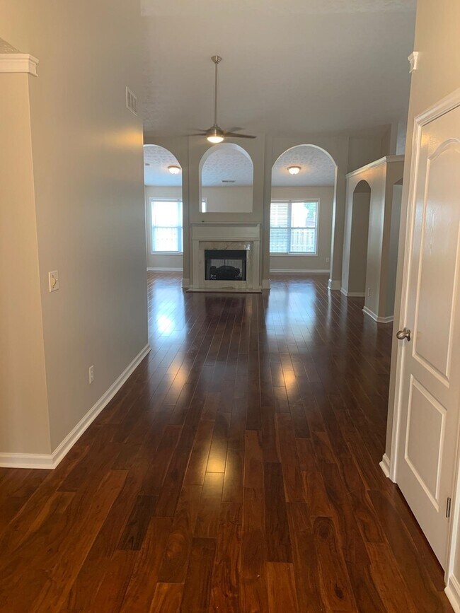 Foto del edificio - 1002 Simonton Glen Dr SE
