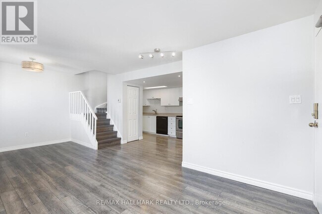 Photo du bâtiment - 1250 King St W