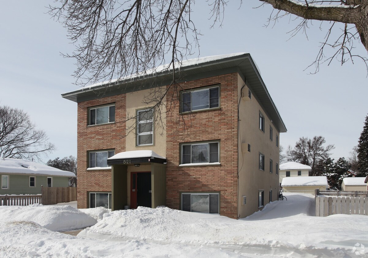 Building Photo - 521 Logan Ave N