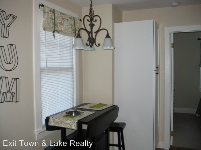 Foto del edificio - 1 br, 1 bath Apartment - 214B Windsor St.