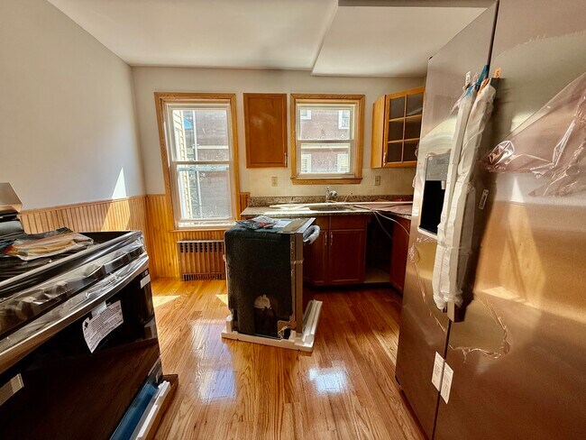 Building Photo - 112 College Ave