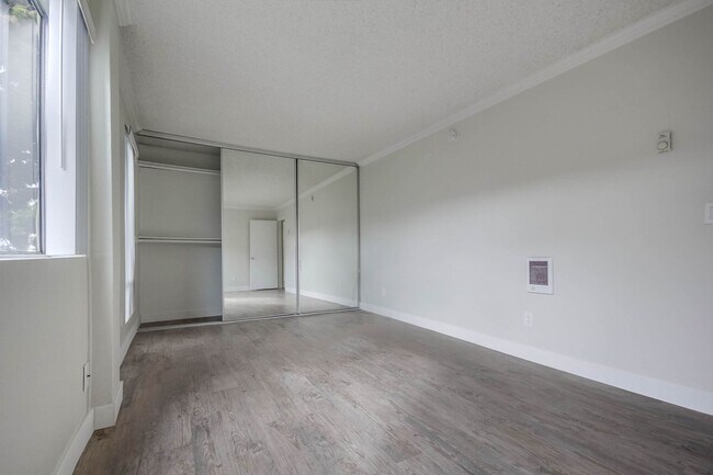 Foto del edificio - 1 Bed/1 Bath Pacific Beach