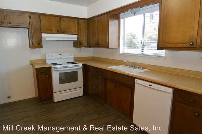 Foto del edificio - 4039-4041 W Whitendale Ave