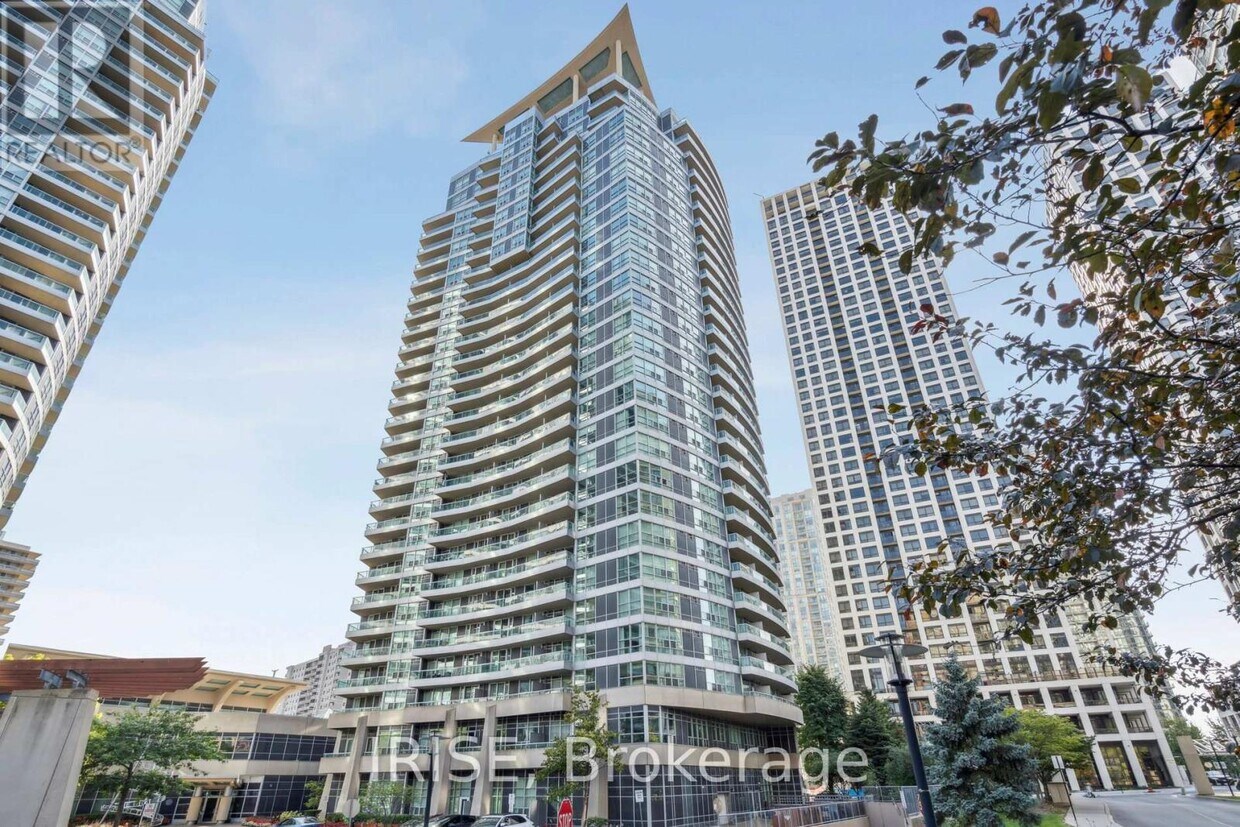 Photo principale - 33-433 Elm Dr W