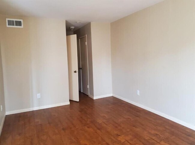 Foto del edificio - 10075 Westpark Dr