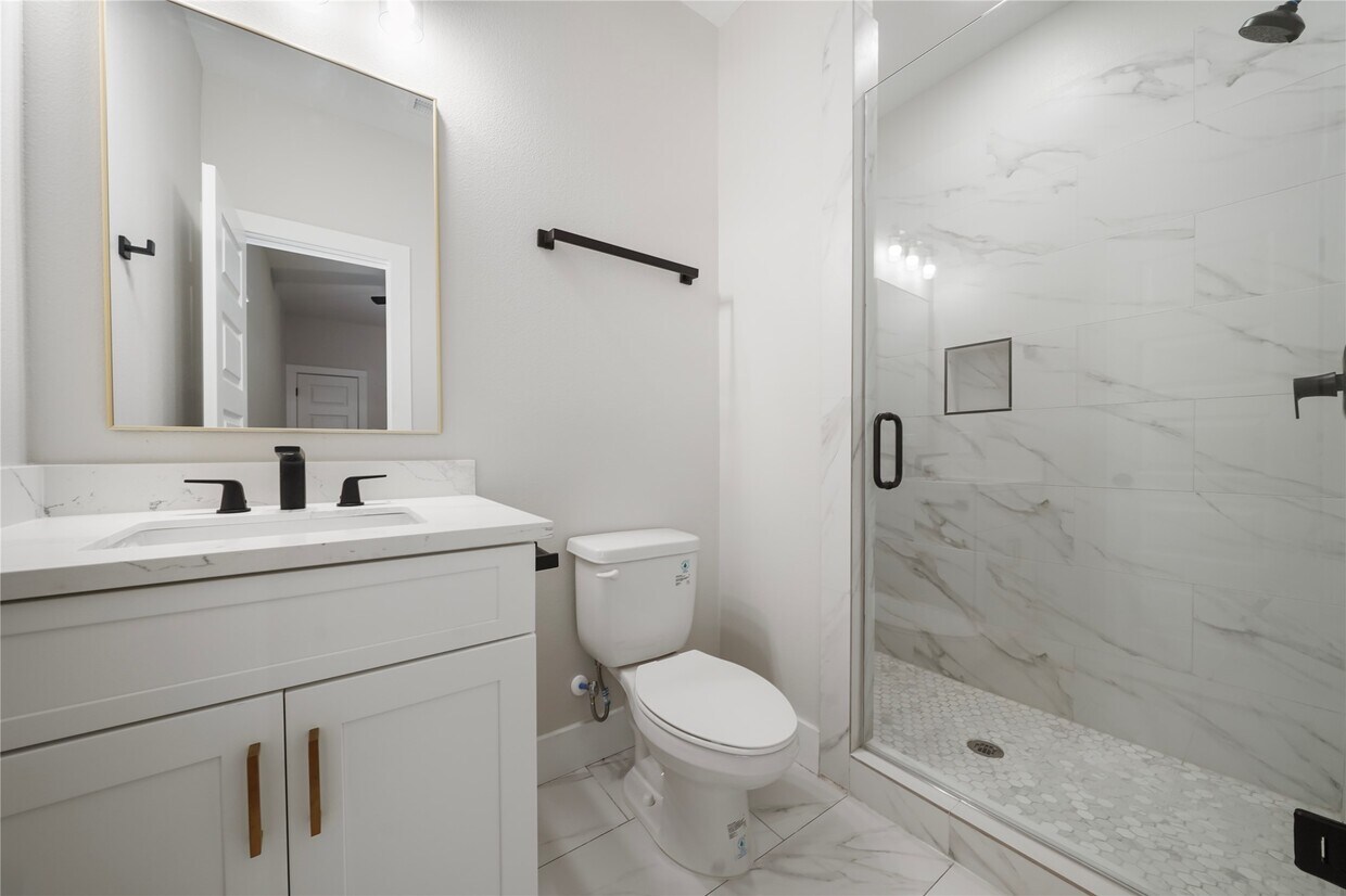 Foto del edificio - 402 E 37th St