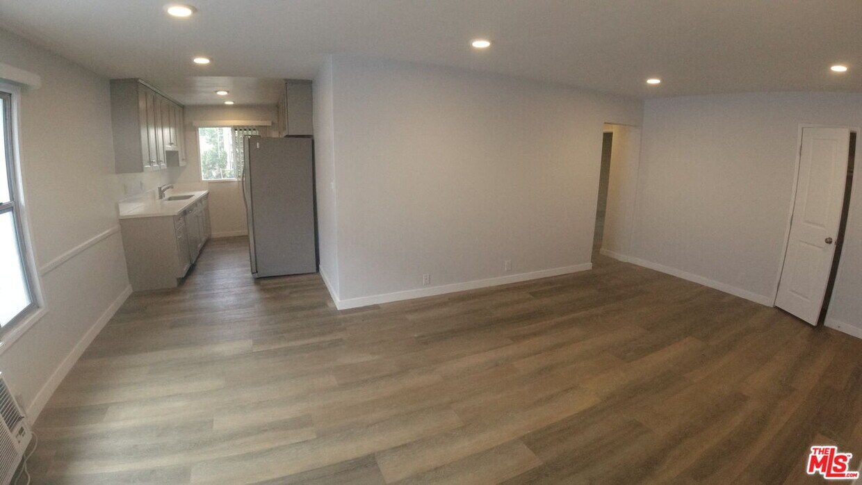 Foto principal - 750 N Hayworth Ave