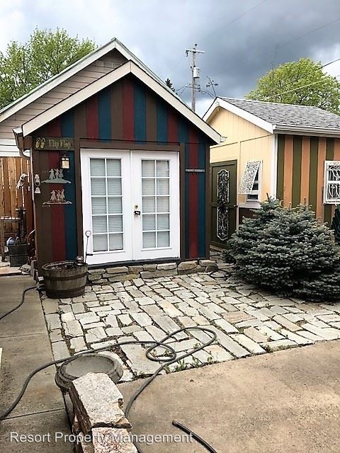 Foto principal - 919 N B St