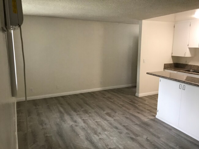 Foto del edificio - 13059 Oxnard St