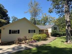 Building Photo - 831 Legare Rd SW