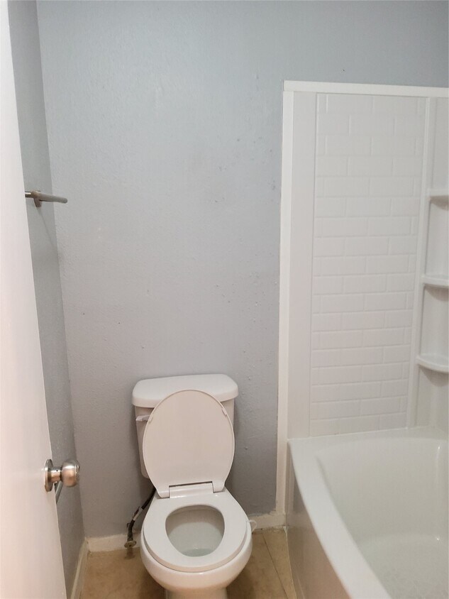 Foto del edificio - 10151 Inwood Hollow Ln
