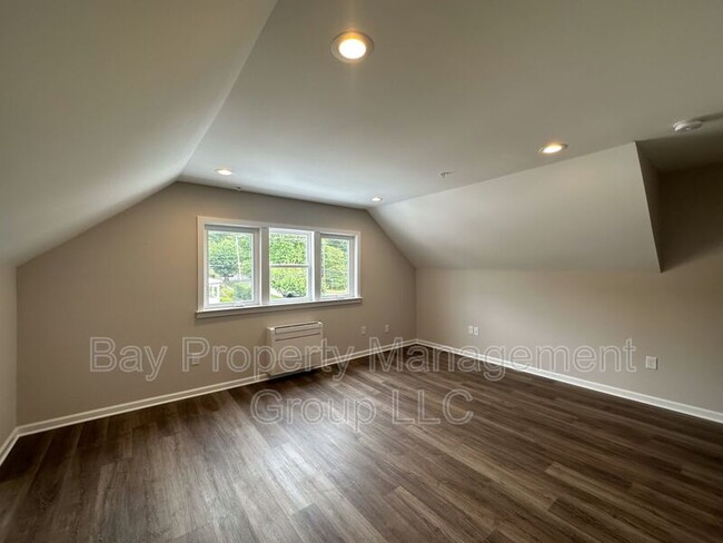Building Photo - 5508 Belair Rd