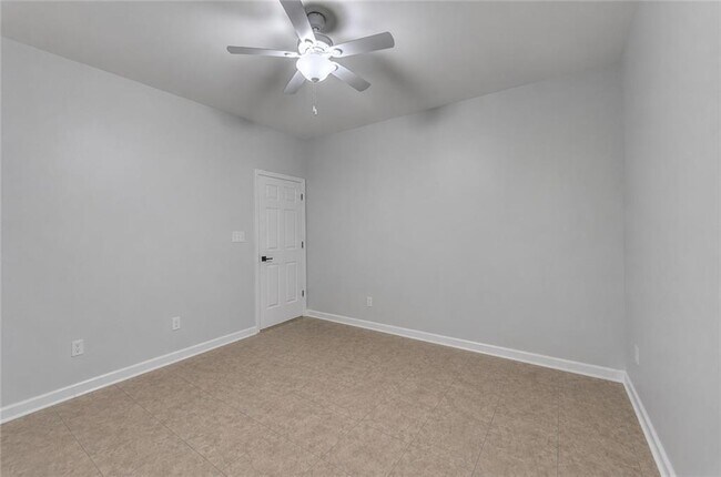 Foto del edificio - 3977 Howell Park Rd