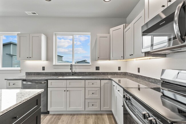 Building Photo - 204 Fletching Way