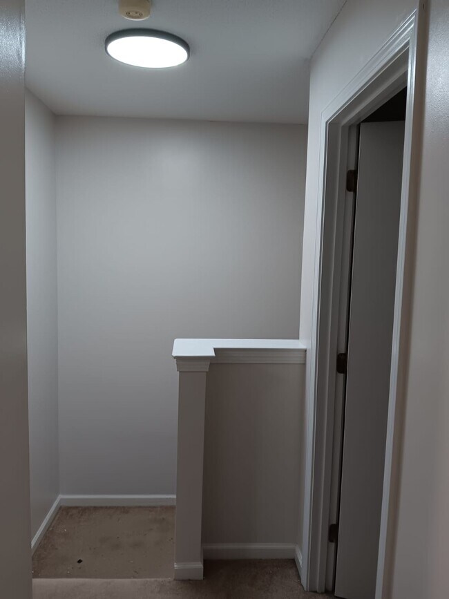 Building Photo - 820 Matthews St