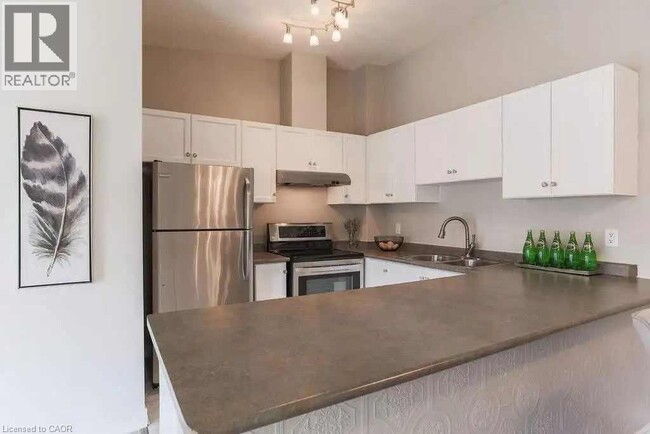 Building Photo - 4140 Foxwood Dr