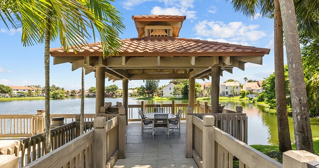 Building Photo - La Vue at Emerald Pointe Apartments